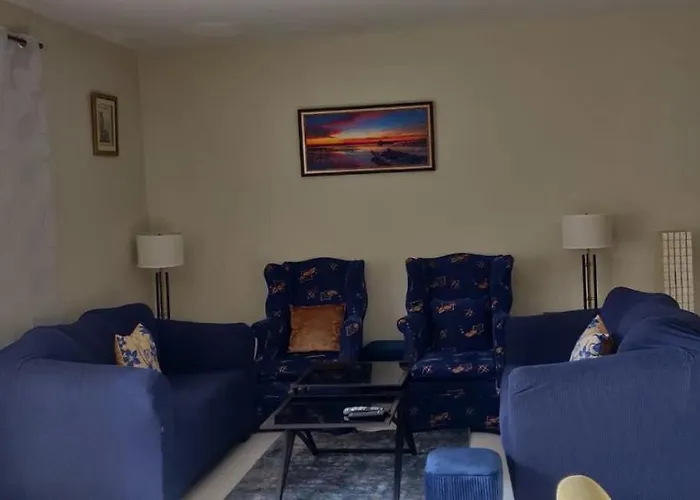 Guango Grove Cozy Corner Apartment